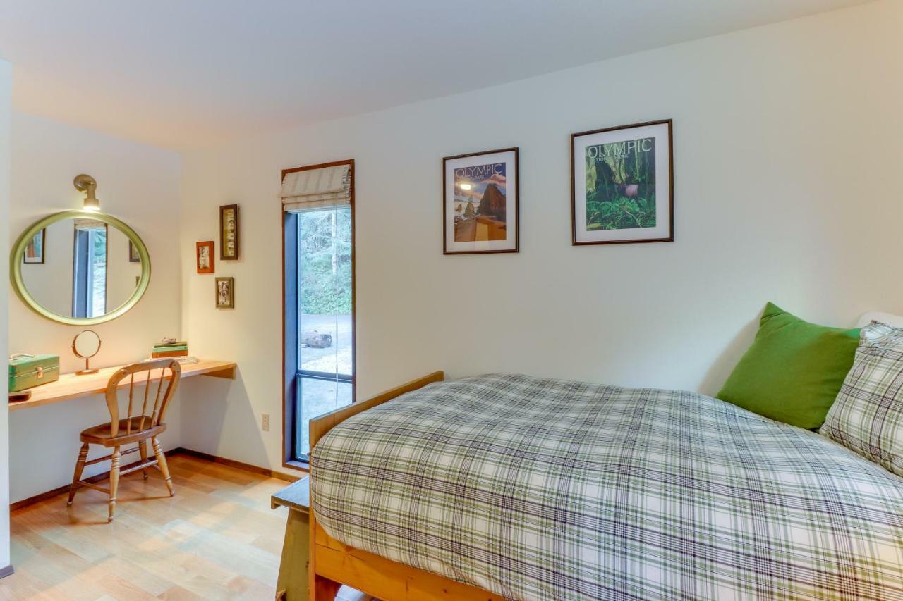 Sleeping Raven Woodland Retreat Villa Port Angeles Exterior photo